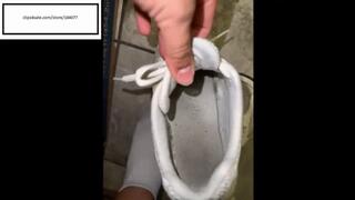 Itchymimis debuts her itchy foot