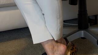 my heels are ready for your load Will you serve me? 4