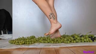 Barefoot Juicy Grape Crush - 4K MP4