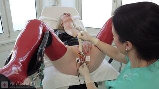 Labia Spreader Test 02 HD