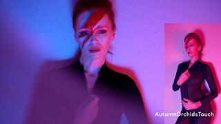 David Bowie cosplay with dildo fucking and vibrator orgasms