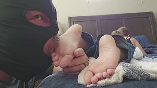 Lazy Sunday Foot Worship and Footjob Part 2