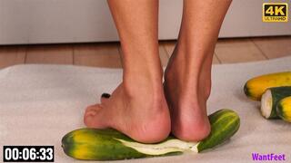 Bare Heel Crush - 4K MP4