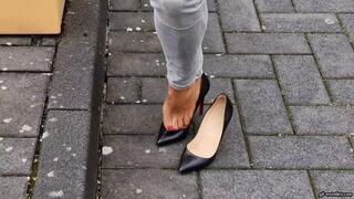 In Cologne my shoe falls into the River HD mp4 1920x1080