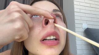 Snotty pig sneezing (custom video)