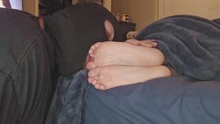 Late Night Foot Worship ends with Cum on Soles