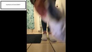 Itchymimis quietly itches feet