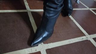 Smoking punishment to luna in the dungeon