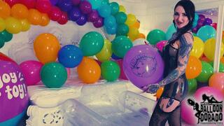 Nina sitpops unique 16 4K UHD Version