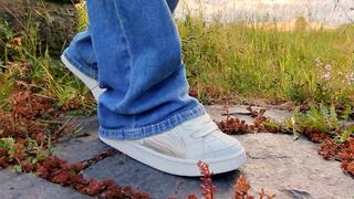 Buffalo Liberty – A Wild Outdoor Walk in Flamesoles