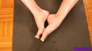 Goddess of High Arches - Oiled Feet - HD MP4