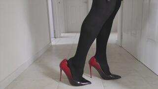 High Heel Popping and Shoeplay in hallway