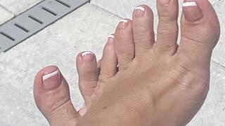 SPLITTING IN MY SLAVES DRY MOUTH TO LUBE IT UP TO CLEAN MY FEET- CUSTOM VIDEO