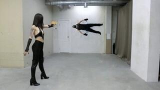 Super Tiffany in defense of the city