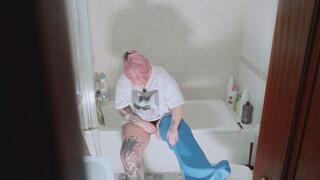 Kira LLC - Shower Peek