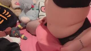 Chubby Girl Orgasms Humping Her Pillow