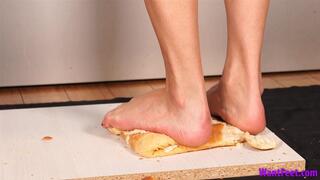 Vivian Flip Flop Crush - Food Crushing - HD MP4