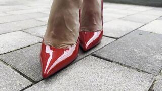 nataly runs in heels