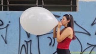 Laura B2P a 18" Chinese Balloon