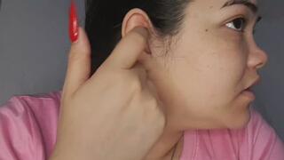 I scratch and pull out the dirt from deep inside my ear - Ear cleaning