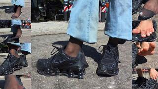 Nike Shox Nylons Barefoot Girl - Slow motion clip - Mariella shows you her Nike Shox, which she wears with her Nylons on a hot day and has to take off the nylons so you can see her sweaty feet - slow motion clip