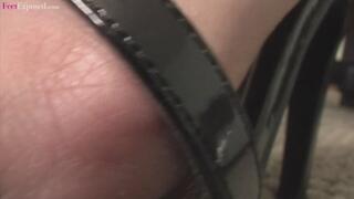 Foot Slave - Jade Indica