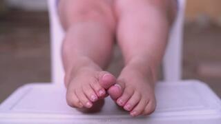 GIANT CREAMY FEET | BBW STYLE | LUCIA CORSETTA