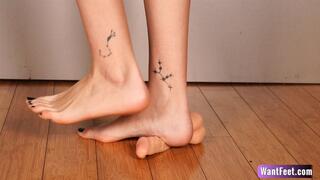 Cinderella Dildo Crush - 4K MP4