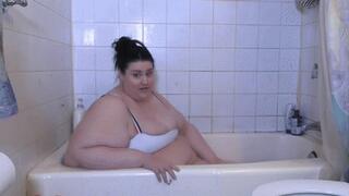 SSBBW Tub Stuck- MOV