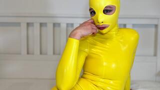 Perfect fuck in yellow latex