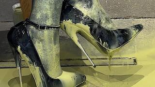 Devious Scream High Heels ruined with paint (without slideshow) MP4