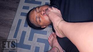 Jaqui Legs Punish Toe Sucking Burglar - Foot Worship & Foot Smelling