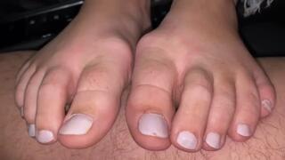 WHITE POLISHED LONG TOES FOOTJOB - HD