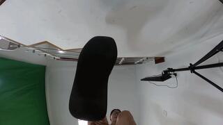 XIAOYUE POV's thick-soled sandals trampled on giant