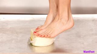 Polly Cheese Crush - Barefoot Crushing - HD MP4