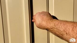 1416 – Jane Domino Trying to Sell Her Mercedes in Keds