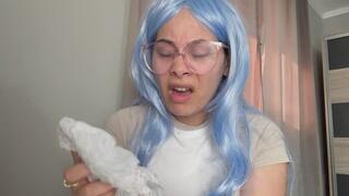 I found a pair of panties, I smelled them and they made me sneeze