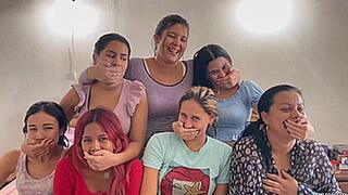 Girls Who Love Handgagging (low res mp4)