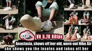 VR 3D 5,7K 180 60 fps | Anastasia, shows off her old, worn-out Nike Air , Nylons ,Barefoot - You can see her up close as she shows you the white, dirty Nike Air sneakers of all silks