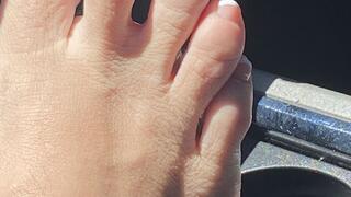 QUEEN MILF SPITTING ON HER SOLES FOR MY SLAVE TO LICK CLEAN