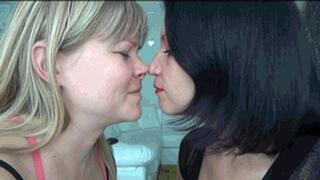 sexy noses kissing Aa