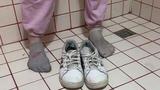 A shower for my sneakers