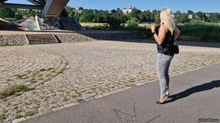 my shoe is thrown into the river 2 HD mp4 1920x1080