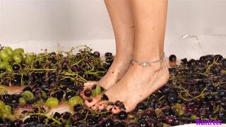 Grape Squishing - Food Crush - HD MP4