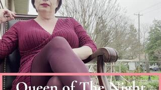 A quick Pantyhose tease for mindless slaves