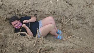 4K Grave Peril - Guy in Trouble