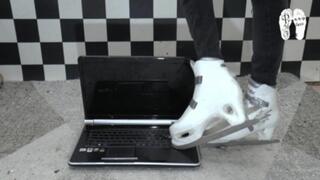 Poor Laptop under Ice run blades