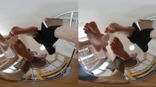 3DVR180 BAIXUE XINGGAN ANNA's sexy toes crushed POV