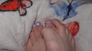 Indian girl doing foot fetish in 4k