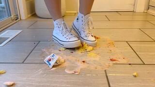 Fruit tart, Yogurt and an Apple Crushing